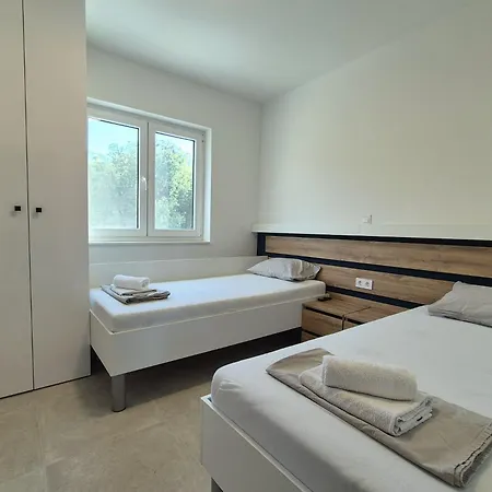 Francesca 2 Apartment Starigrad Paklenica